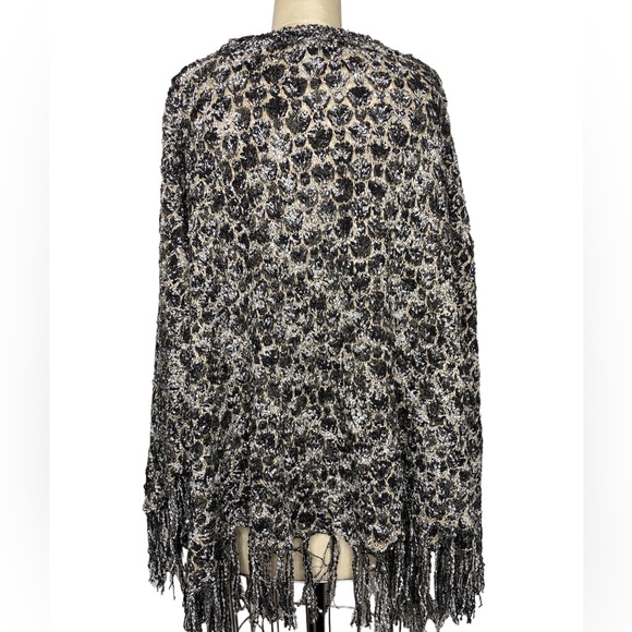 Alberto Makali knit poncho pullover sweater with fringe - Picture 4 of 4